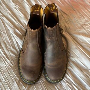 Dr Martens 2976 Chelsea leather boots size 8 US M